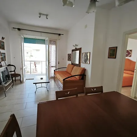 Διαμέρισμα R04/a - Trilocale In Centro Con Posto Auto *
