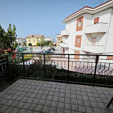 Διαμέρισμα R04/a - Trilocale In Centro Con Posto Auto *